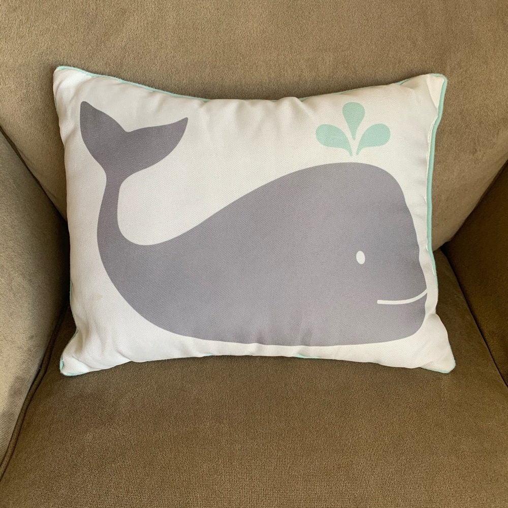 🌻 Whale Pillow